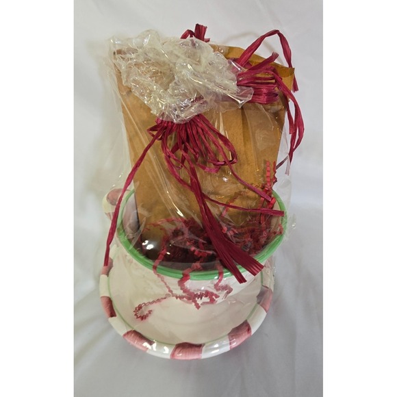 The Unbranded Brand Other - Christmas Candy Cane Jumbo Coffee Mug 6" D 4" H and Saucer 8" D New Sealed